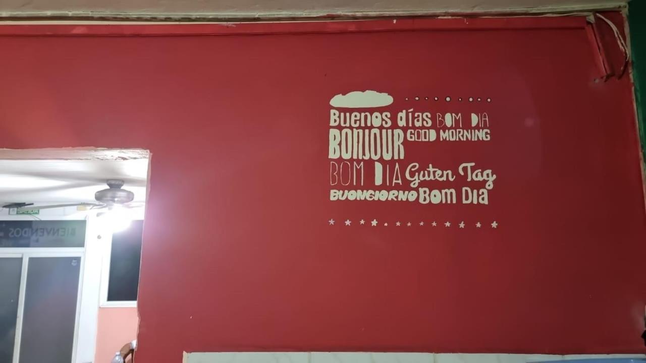 Twin Fin Plaza Hostel Bocas Town Luaran gambar