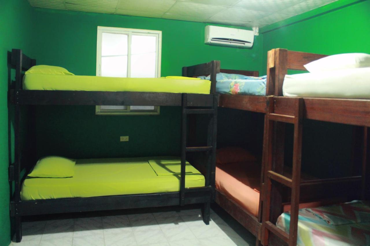 Twin Fin Plaza Hostel Bocas Town Luaran gambar