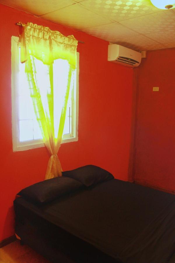 Twin Fin Plaza Hostel Bocas Town Luaran gambar
