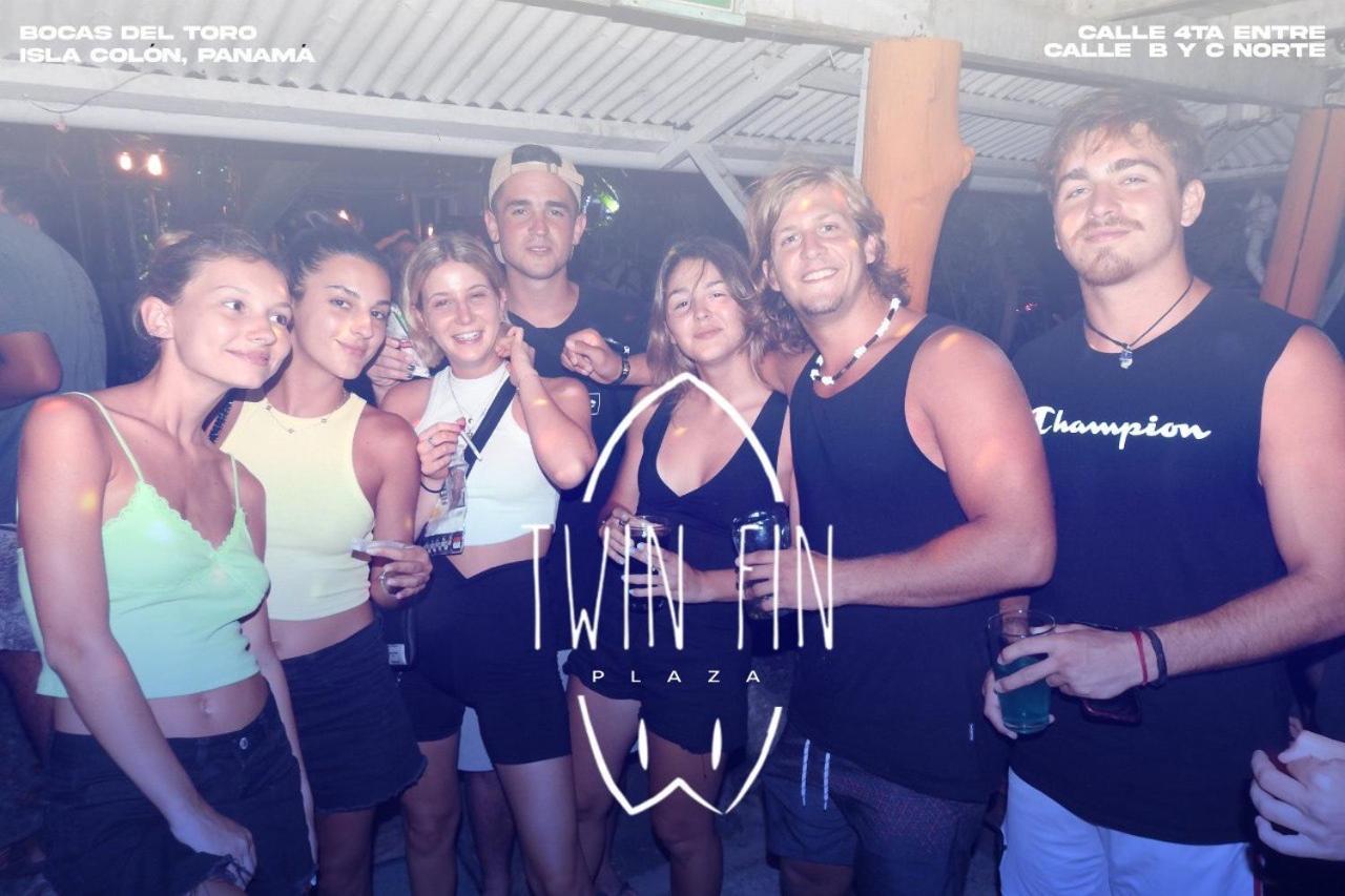 Twin Fin Plaza Hostel Bocas Town Luaran gambar